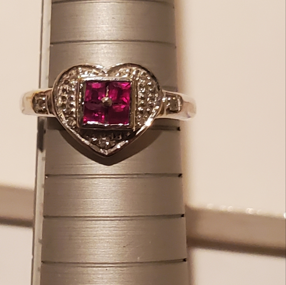 Heart-shaped Ruby Ring - Picture 5 of 5